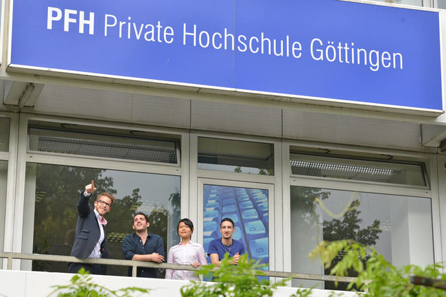 Studieren auf einem modernen Campus Studieren auf einem modernen Campus